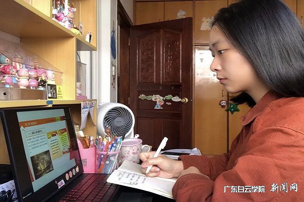          李淑敏書(shū)記主講《道路自信》.jpg